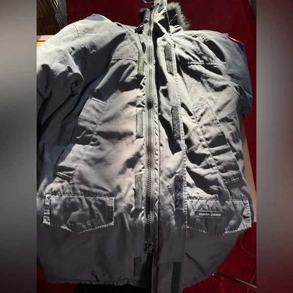 Canada Goose- Langford Coyote Trim Slim Parka. Size M - Picture 6 of 16